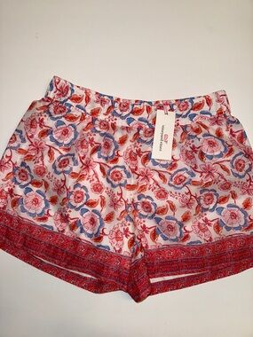 Vineyard Vines Pink Floral Elastic Waist Shorts with Blue Accents